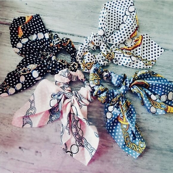 New! CHAIN PRINT Bow knot Scrunchie - Picture 3 of 11